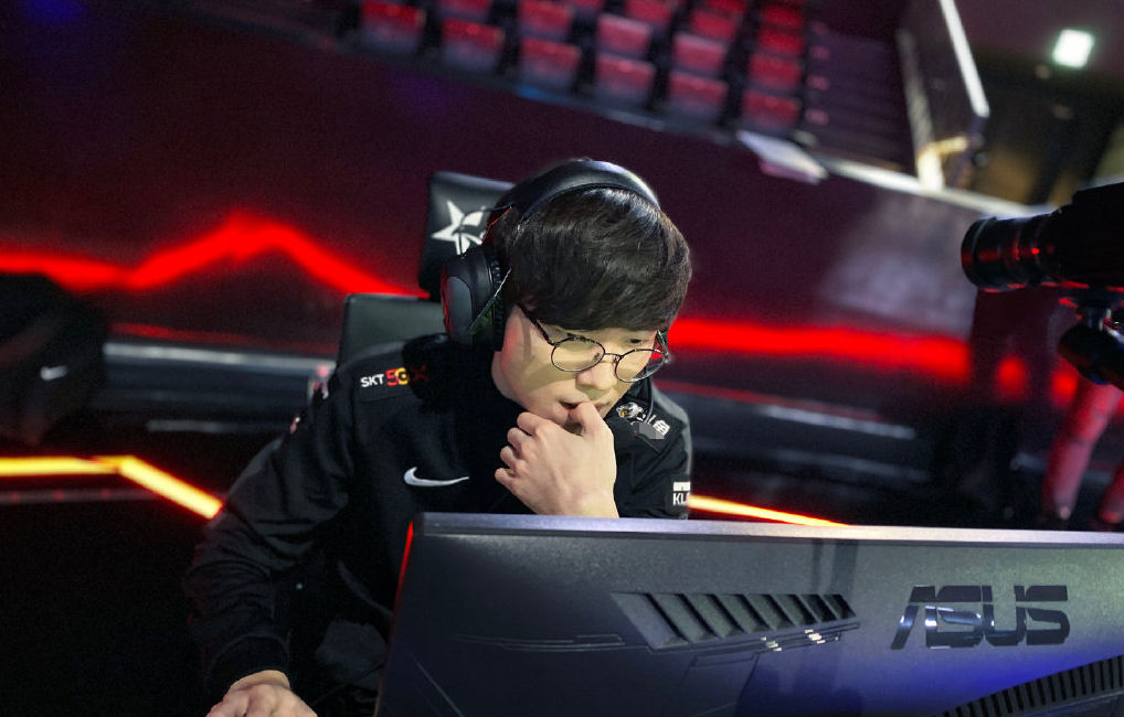 Faker与90激战快船分钟，最后时刻胜出胜负难料！，凯恩焦点对战赛场气氛高涨(快船vs凯尔特人全场录像回放)-爱游戏APP